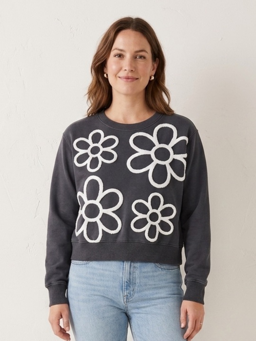 Recycled Threads Floral Daisy Appliqué Sweatshirt Size Medium